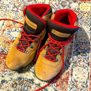 Columbia Newton ridge hiking boots